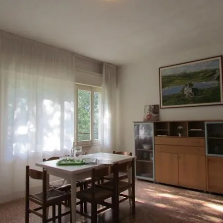 아파트 Beautiful Two Bedroom With Wi-fi And Parking 비비오네