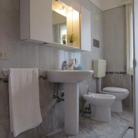 Beautiful Two Bedroom With Wi-fi And Parking
