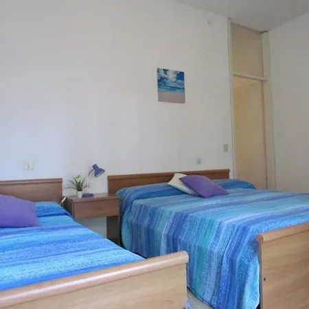 Beautiful Two Bedroom With Wi-fi And Parking 아파트 *